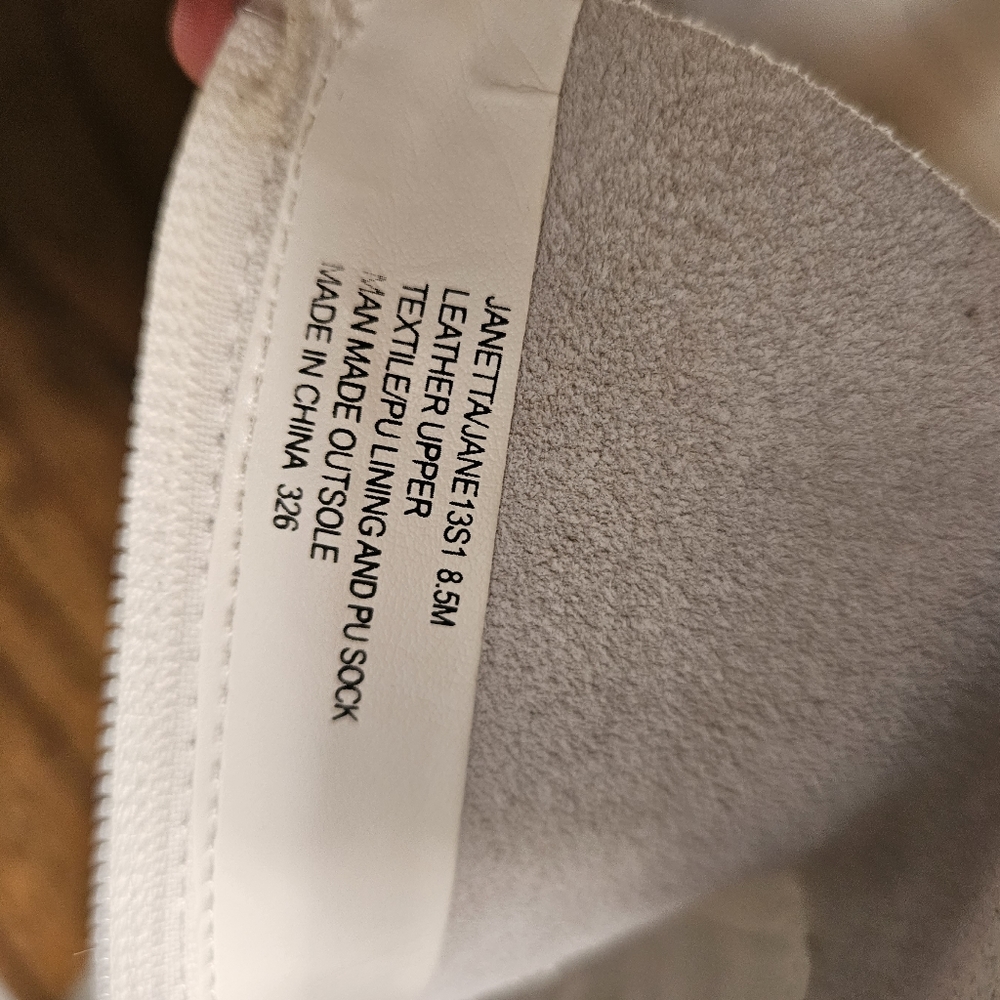 Steve Madden Janetta White Booties - Size 8.5 - Picture 4 of 4